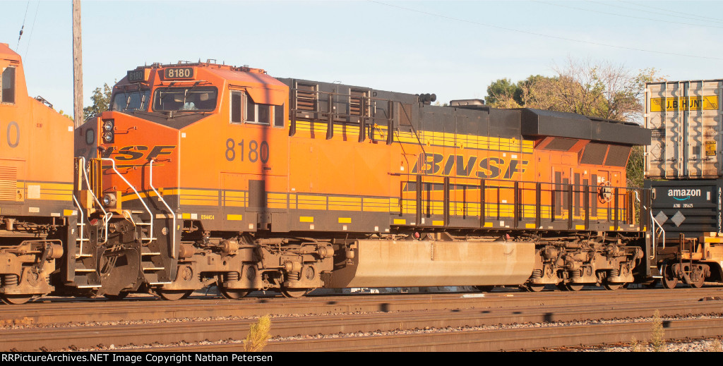 BNSF 8180